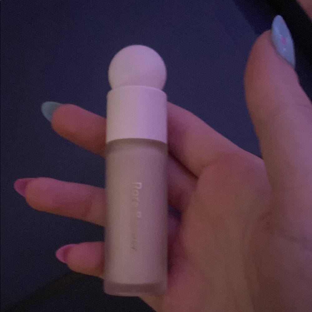 Rare Beauty Concealer 140C